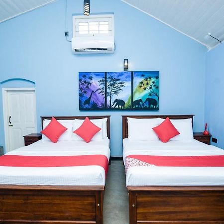 Man Mountain Villa Matale Exterior photo